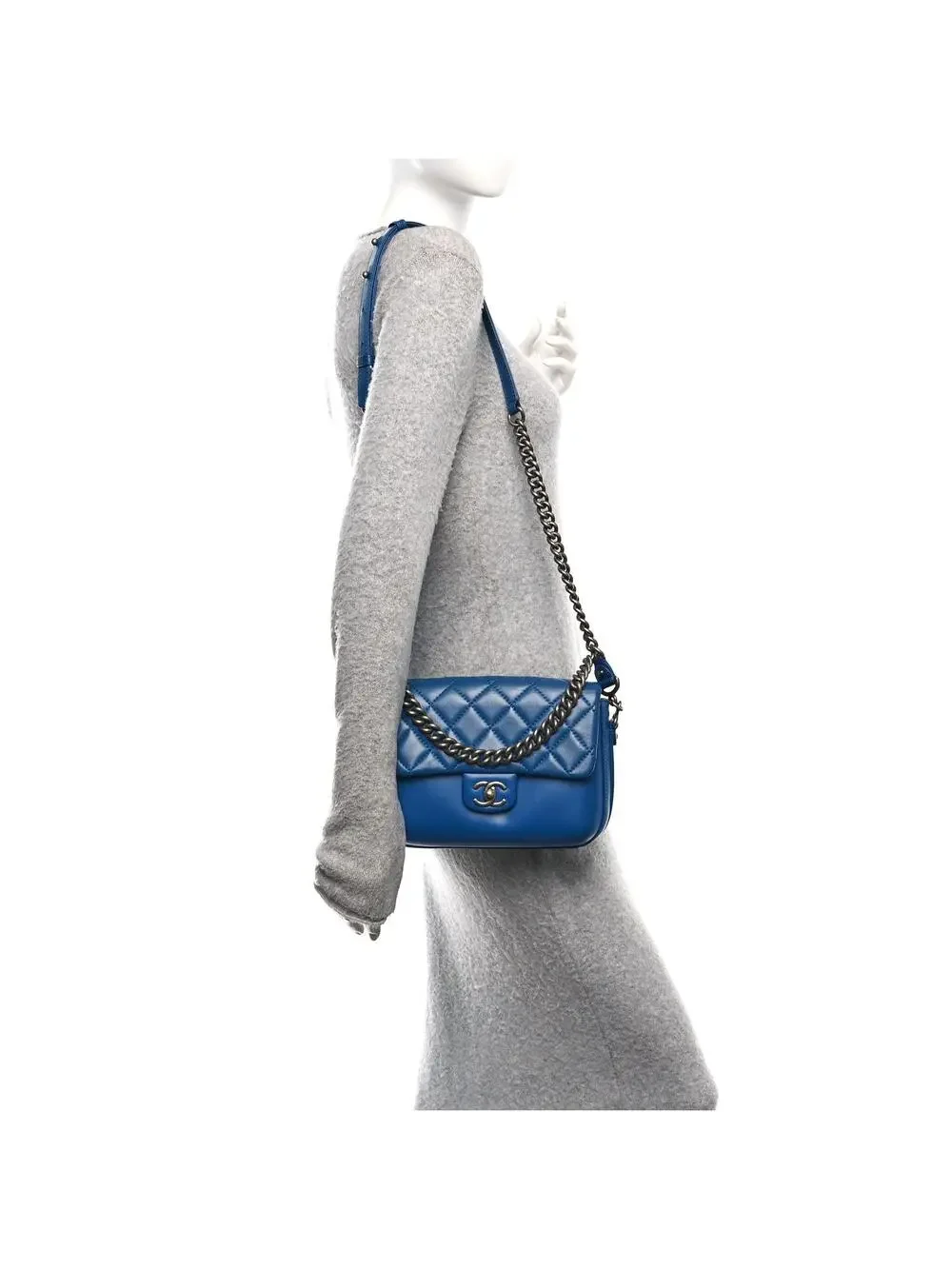 CHANEL elevate your